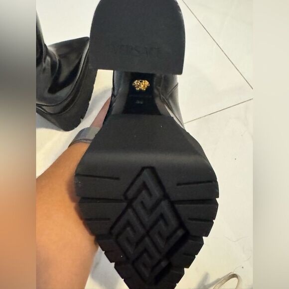 Brand new!! Versace - Aevitas Pointy leather platform ankle boots - Picture 5 of 16